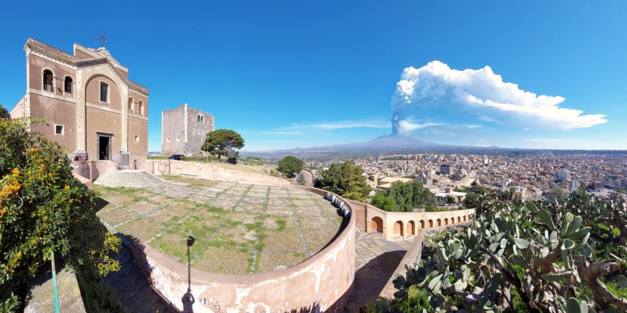 ETNA12 MARZO 2021,SPETTACOLO ALLE PRIME LUCI