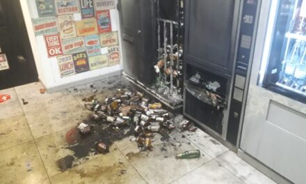 PATERNÒ: INCENDIO IN UN DISTRIBUTORE AUTOMATICO DI BEVANDE E MERENDINE