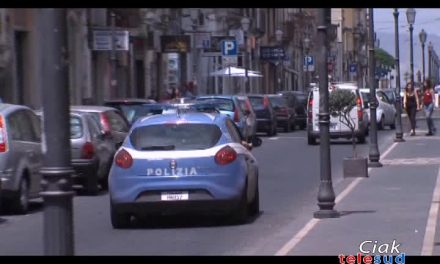 ADRANO: PRIMA RUBA UN CARRELLO DAL SUPERMERCATO E POI UN CLIMATIZZATORE DALLA CHIESA, DENUNCIATO 24ENNE