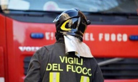 PATERNÒ: AUTO PRENDE FUOCO IN VIA MACHIAVELLI, PROPRIETARIO ACCUSA MALORE