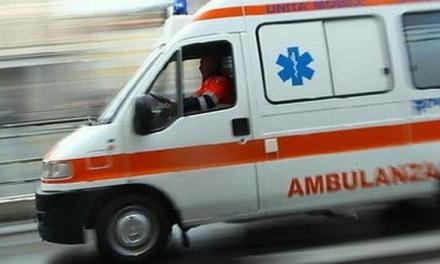 Scontro frontale tra 2 auto sulla Palermo-Agrigento: 2 feriti, uno è grave