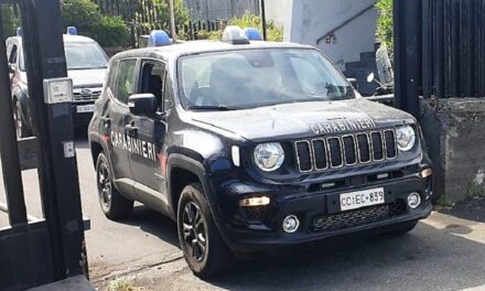 BELPASSO: BECCATO CON LA DROGA, AGGREDISCE I CARABINIERI CON L’AIUTO DEL FRATELLO, ARRESTATO 22ENNE