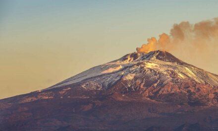Etna, incrementa l’attività stromboliana al cratere di Sud Est