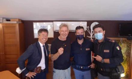 HARRISON FORD PERDE CARTA DI CREDITO, PALERMITANO LA TROVA E LA CONSEGNA ALLA POLIZIA DI MONDELLO