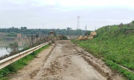 PATERNÒ: STRADA BLOCCATA A PONTE BARCA