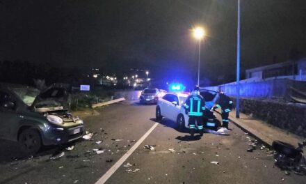Belpasso, incidente frontale sulla circonvallazione: 3 feriti