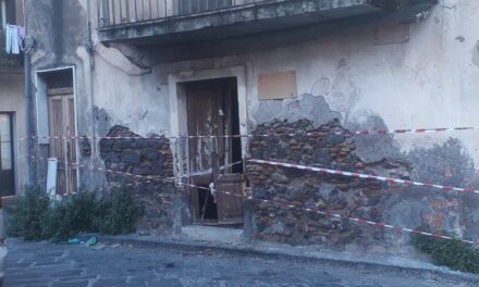 Paternò, incendio in via San Marco ieri sera