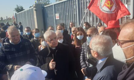 Sciopero dipendenti Pfizer Catania, interviene anche il Vescovo Luigi Renna