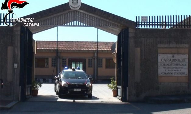 Furto d’auto con estorsione: due arresti nel catanese
