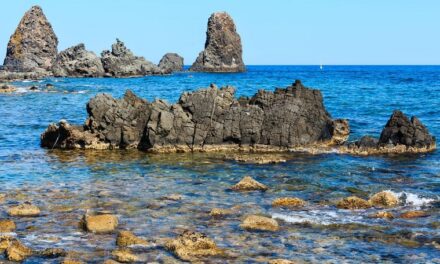 Aci Castello e Aci Trezza, chiedevano soldi per parcheggio di alcune ore: sanzionati 2 posteggiatori abusivi
