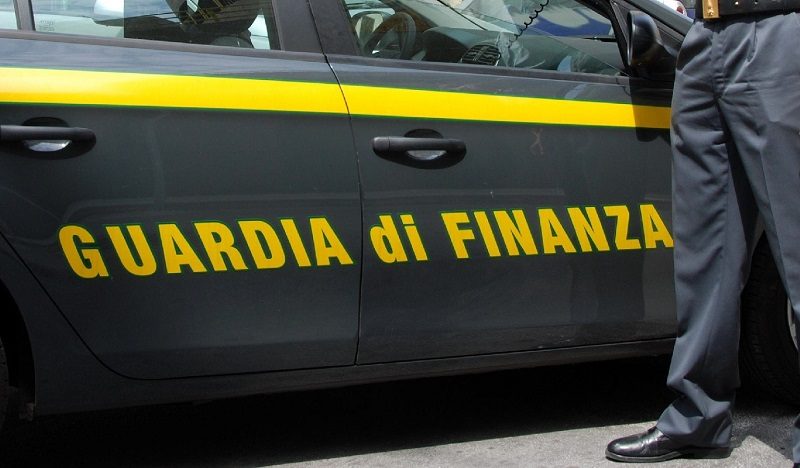 Bancarotta fraudolenta, sospesa attività per un imprenditore: aveva negozi anche a Catania