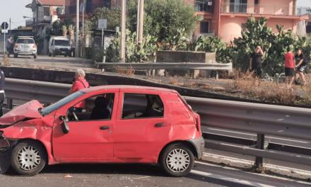 Incidente sulla SS121: tre persone ferite