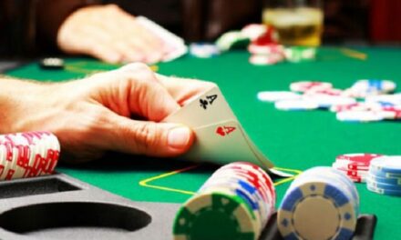 Scoperta bisca clandestina in un circolo privato: sequestrati 34mila euro, 20 denunce