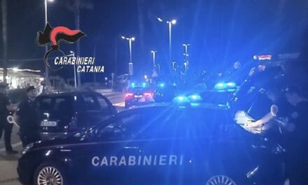 Controlli a Catania, commercianti abusivi e guida indisciplinata: sanzioni per 15mila euro e sequestri