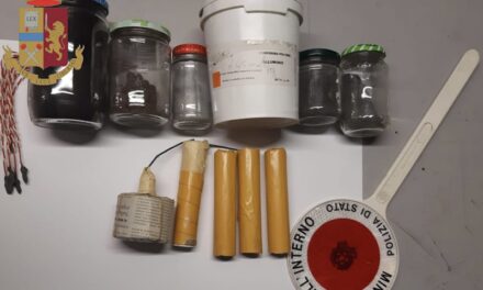 Catania, in casa coltivava marijuana e fabbricava ordigni esplosivi: arrestato 48enne