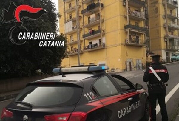 Controlli a Catania, droga e guida pericolosa: sequestri e sanzioni