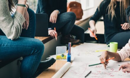 Agevolazioni per i giovani: arrivano la Carta della cultura e la Carta del merito