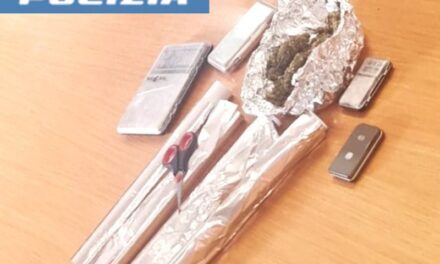 Adrano, allestito in casa un laboratorio per il confezionamento della droga: denunciato 26enne