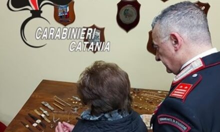 Falsi carabinieri fingono di aver arrestato il figlio e truffano anziana: 2 denunce