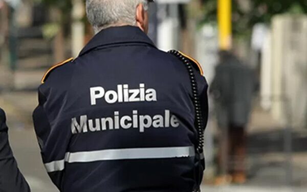 Area privata trasformata in discarica abusiva: sequestro