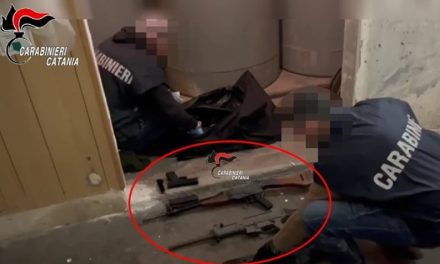 Catania, nascondeva in un garage armi clandestine: arrestato 54enne