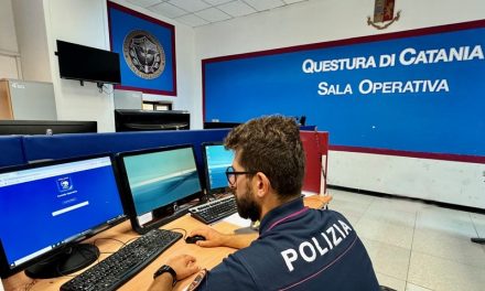 Catania, attività di spaccio nella propria auto: arrestato 19enne