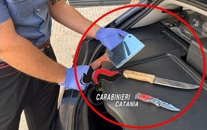 Catania, minacciava passanti con un macete al corso Sicilia: denunciato 44enne