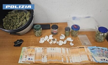 Catania, nascondeva droga nella stanza da letto, scovata dal fiuto dei cani: arrestato 26enne