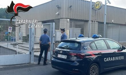 Colpo all’ufficio postale, prende in ostaggio direttore e ruba soldi: arrestato 35enne