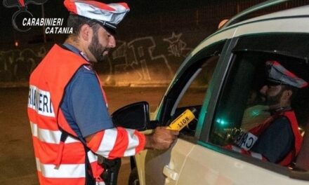 Alla guida ubriaco, fermato e denunciato 23enne: ritirata anche patente