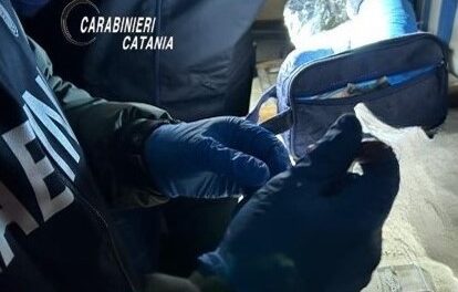 Catania, fermato con la droga vicino alla stazione: arrestato 19enne
