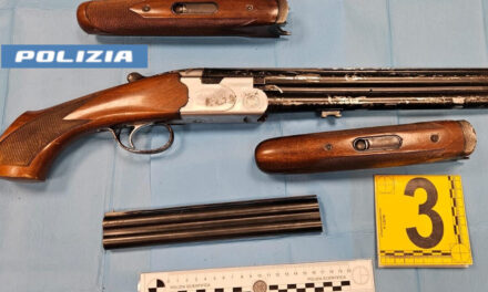 Catania, trovato borsone con arsenale di armi clandestine: arrestato 28enne