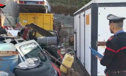 Discarica incontrollata di rifiuti in un’officina abusiva: denunciato 53enne
