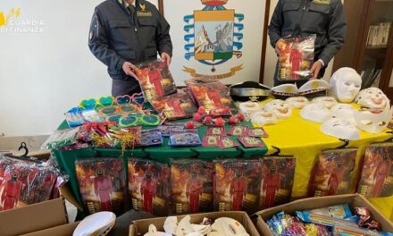 Catania, costumi e maschere di carnevale pericolosi: sequestrati 11mila articoli
