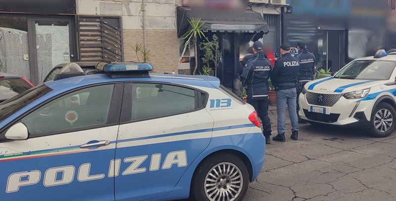 Controlli a Catania, tenta di chiudere bar e offende poliziotti: denunciato titolare e sanzioni per autonoleggi
