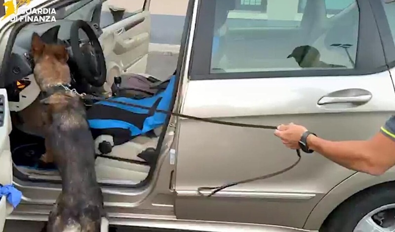 Catania, fermato al casello con oltre 2 chili di cocaina in auto: arrestato 68enne