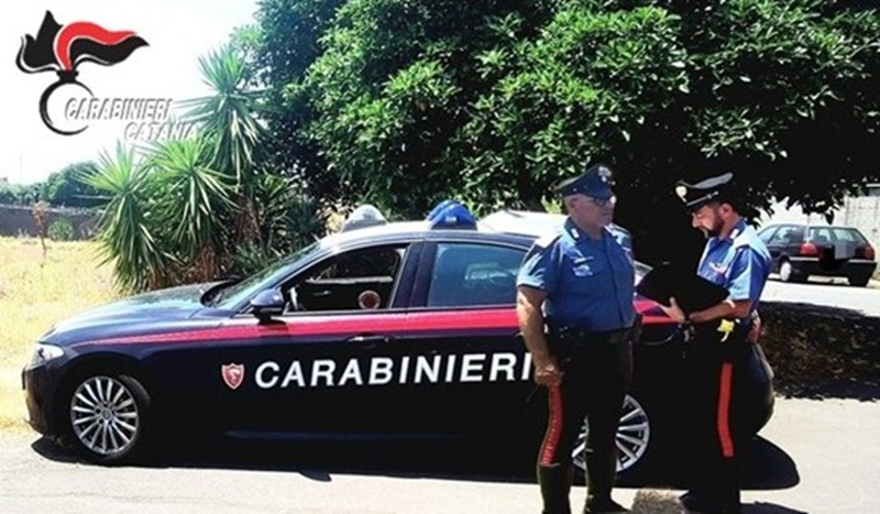 Controlli a Santa Maria di Licodia: droga, infrazioni al codice della strada e recuperati 3 veicoli rubati