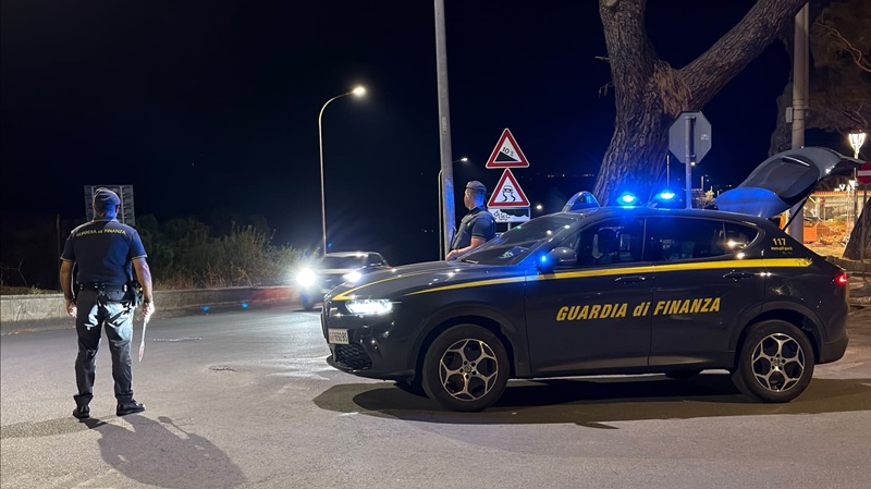 Controlli per strada e nei luoghi di aggregazione giovanile, emerse irregolarità: sanzioni